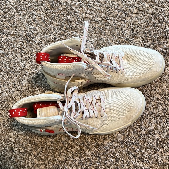 Jordan Apex React
Bio Beige - Picture 3 of 5